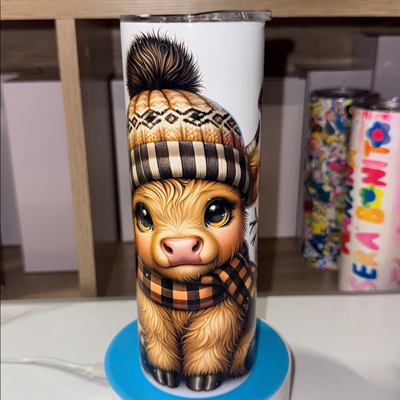20oz Christmas Highland Cow Tumbler - Picture 6 of 6
